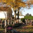 Hunde nur angeleint auf dem Friedhof