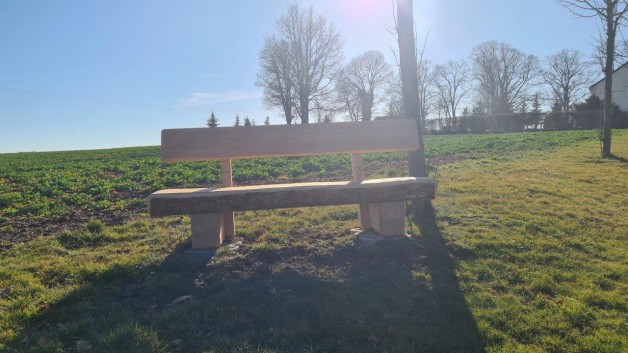 10 neue Sitzbänke für Dennheritz – Der Frühling kann kommen!