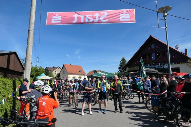 30. Radlersonntag am 11. Mai – Sonnenschein,  gute Laune und tausende Fahrradfans