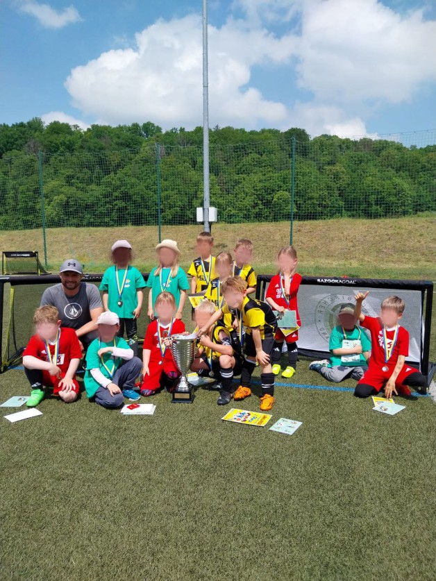 Pfiffikus-Kicker holen den Pokal – Dennheritz siegt beim Kita-Cup