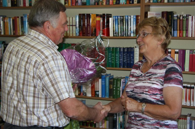 Dankeschön und Schlüsselübergabe in der Bücherei durch den Bürgermeister Frank Taubert am 02. Juli 2013