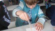 Wie verhält sich Wasser auf Papier?