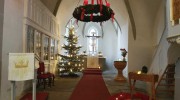 Kirche Dennheritz zur Adventszeit